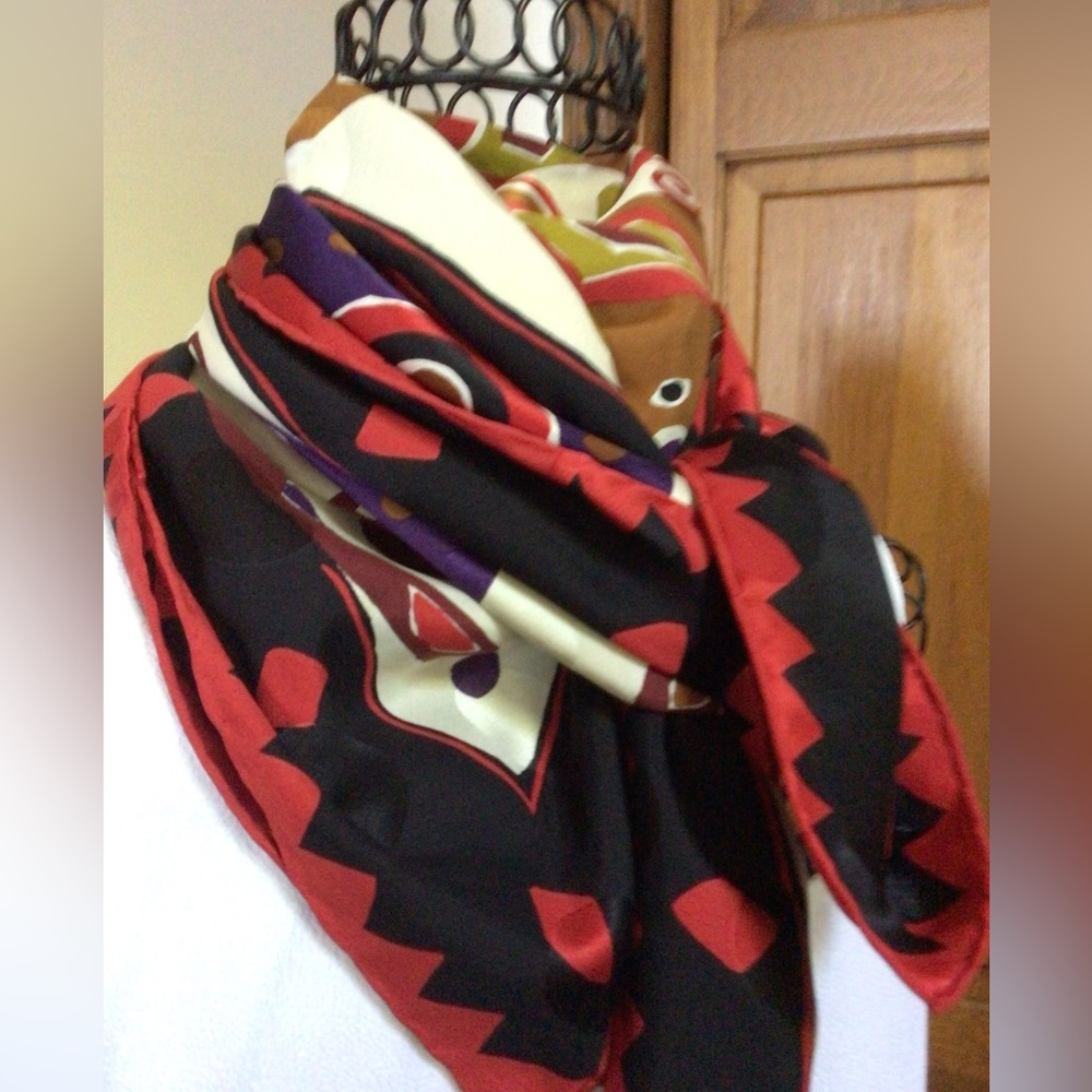 Vintage silk scarf 34”x34” - Picture 4 of 4